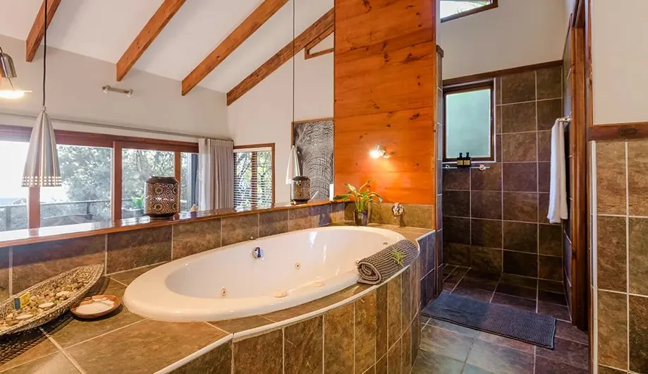 Spa bath in the Executive Suite